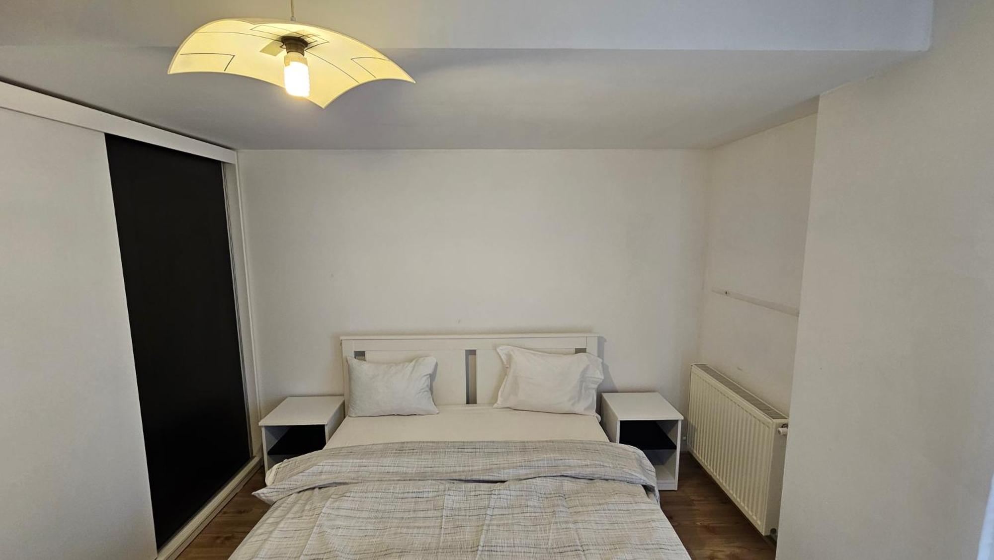 Airport Residence Отопени Экстерьер фото