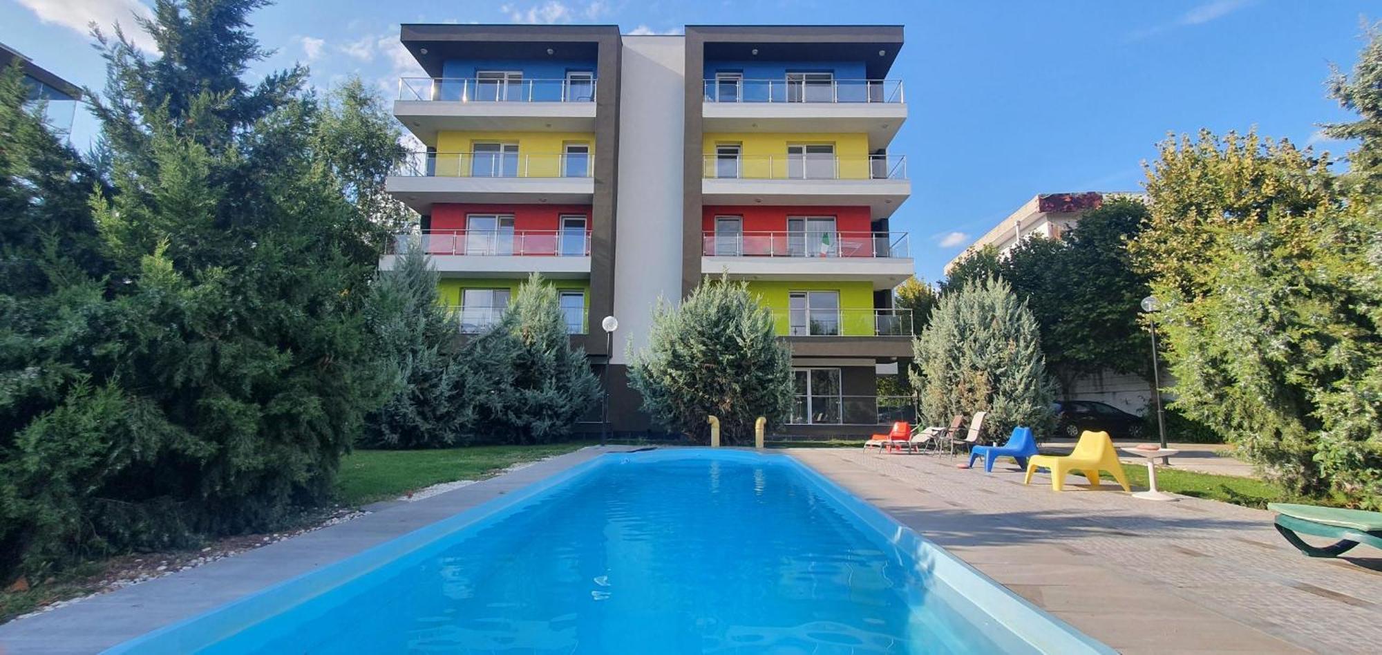 Airport Residence Отопени Экстерьер фото