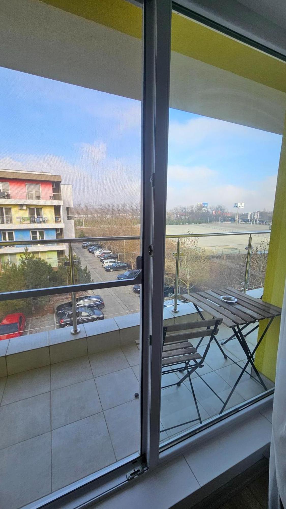 Airport Residence Отопени Экстерьер фото